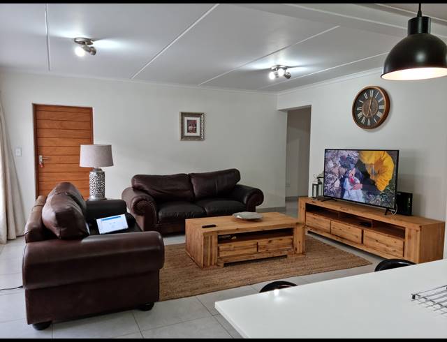 3 BEDROOM APARTMENT TO LET IN GLEN MARAIS